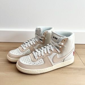 Nike *PRIDE* Dunks * . Unisex - womens 7.5 and mens 6